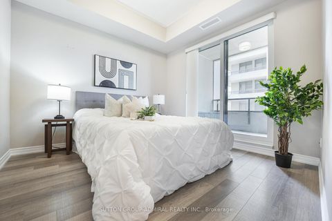 Photo 12 at 1016 - 9255 Jane Street, Maple, Vaughan