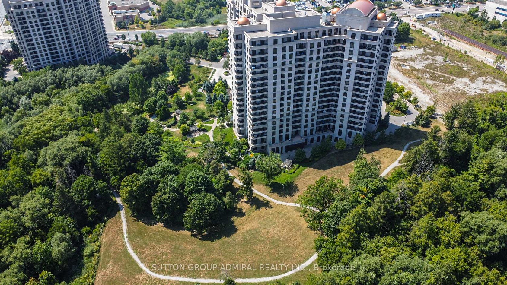 1016 - 9255 Jane Street, Maple, Vaughan 