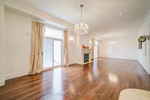 Photo 10 at 210 Maplehurst Avenue, Willowdale East, Toronto