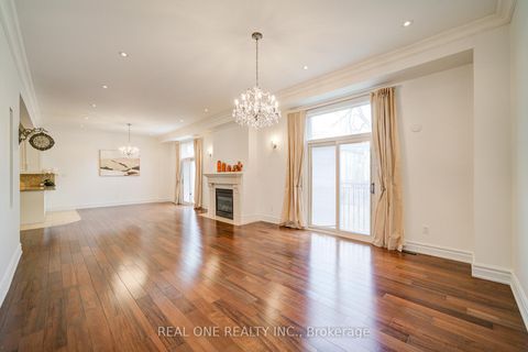 Photo 12 at 210 Maplehurst Avenue, Willowdale East, Toronto