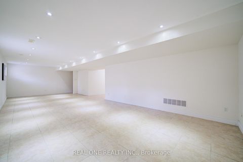 Photo 33 at 210 Maplehurst Avenue, Willowdale East, Toronto