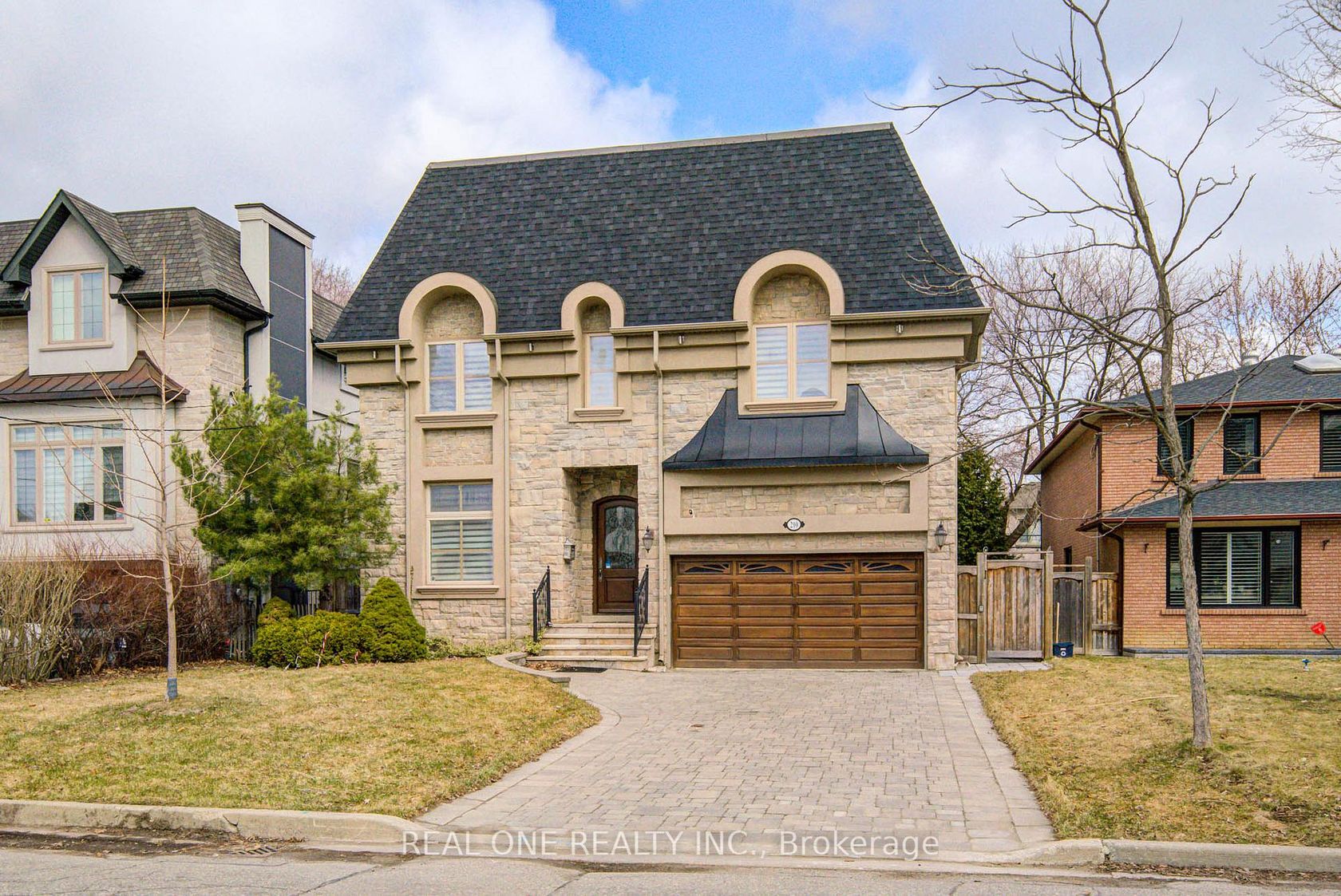 210 Maplehurst Avenue, Willowdale East, Toronto 
