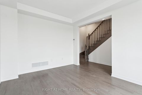 Photo 3 at 10173 Huntington Road, Kleinburg, Vaughan