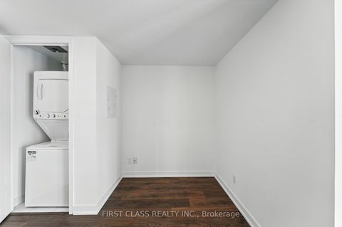 Photo 10 at 1802 - 501 Yonge Street, Yonge Corridor, Toronto