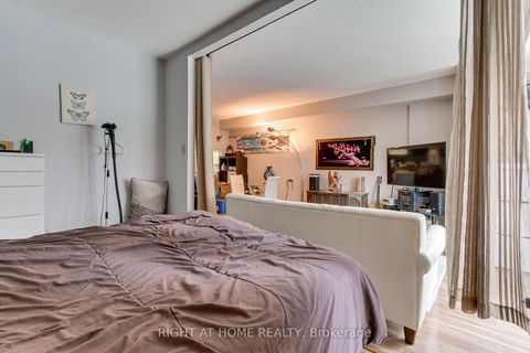 Photo 17 at 504 - 77 Harbour Square, Waterfront Communities C1, Toronto