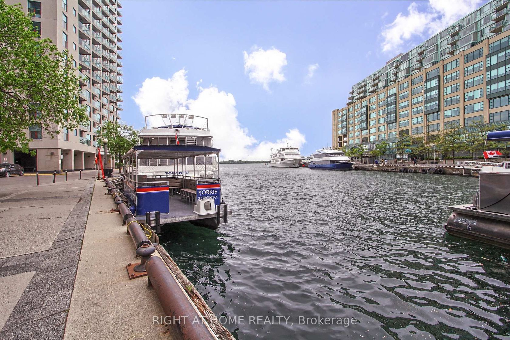 504 - 77 Harbour Square, Waterfront Communities C1, Toronto by Loree Meneguzzi Real Estate 504 - 77 Harbour Square, Waterfront Communities C1, Toronto