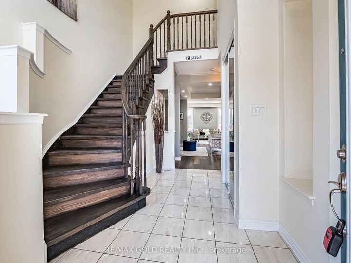 Photo 3 at 6 Feeder Street, Northwest Brampton, Brampton