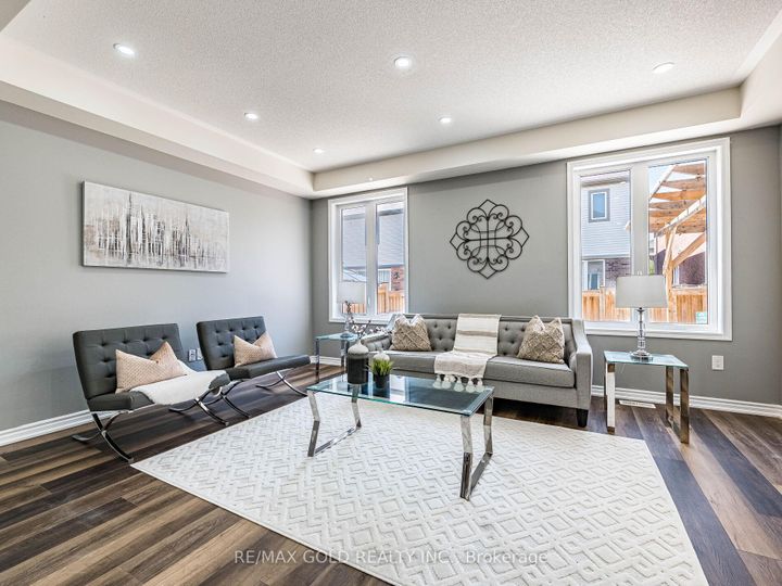 Photo 10 at 6 Feeder Street, Northwest Brampton, Brampton