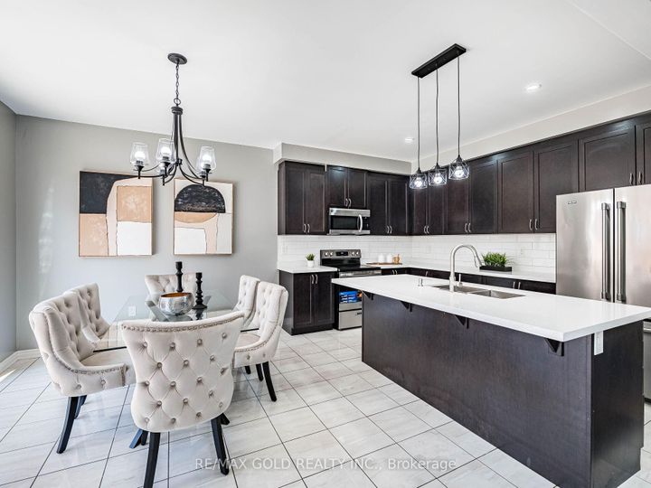 Photo 14 at 6 Feeder Street, Northwest Brampton, Brampton