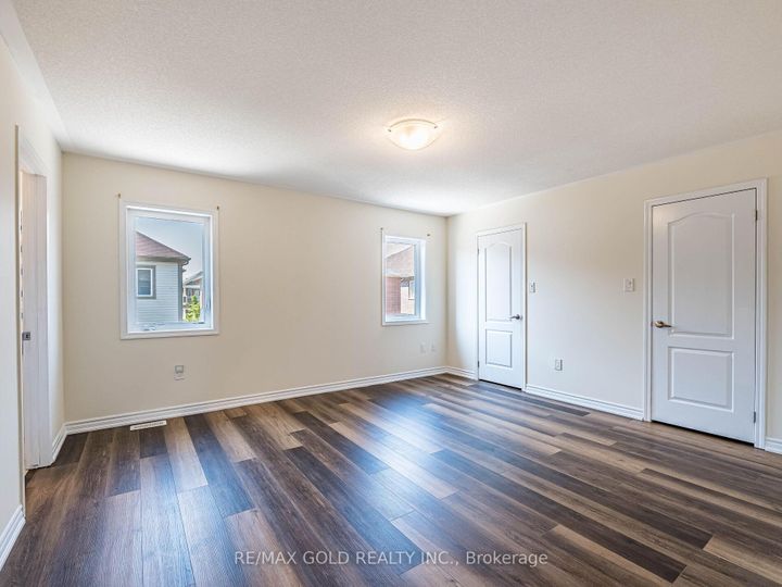 Photo 21 at 6 Feeder Street, Northwest Brampton, Brampton