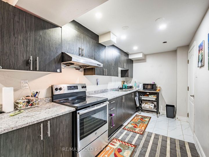 Photo 32 at 6 Feeder Street, Northwest Brampton, Brampton