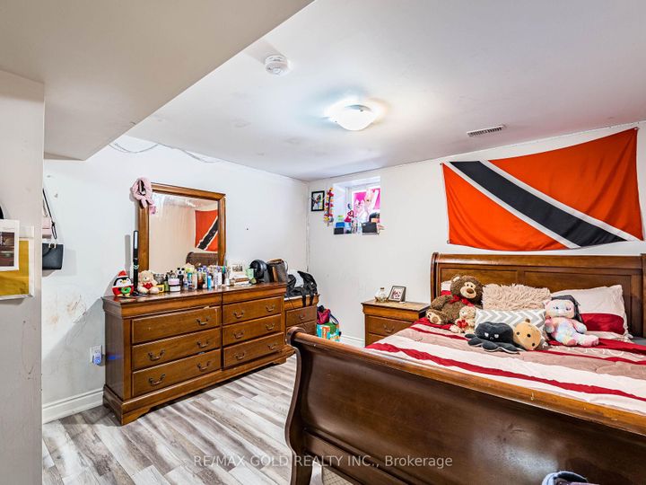 Photo 36 at 6 Feeder Street, Northwest Brampton, Brampton