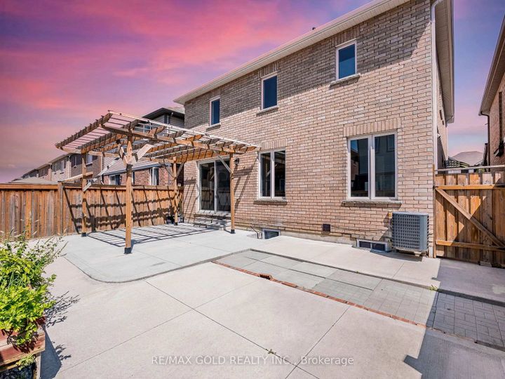 Photo 41 at 6 Feeder Street, Northwest Brampton, Brampton