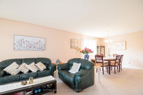 Photo 2 at 6 BROWN WOOD Drive, Little Lake, Barrie