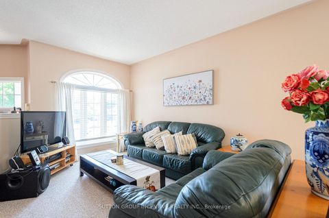Photo 4 at 6 BROWN WOOD Drive, Little Lake, Barrie