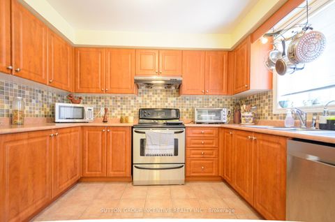 Photo 11 at 6 BROWN WOOD Drive, Little Lake, Barrie