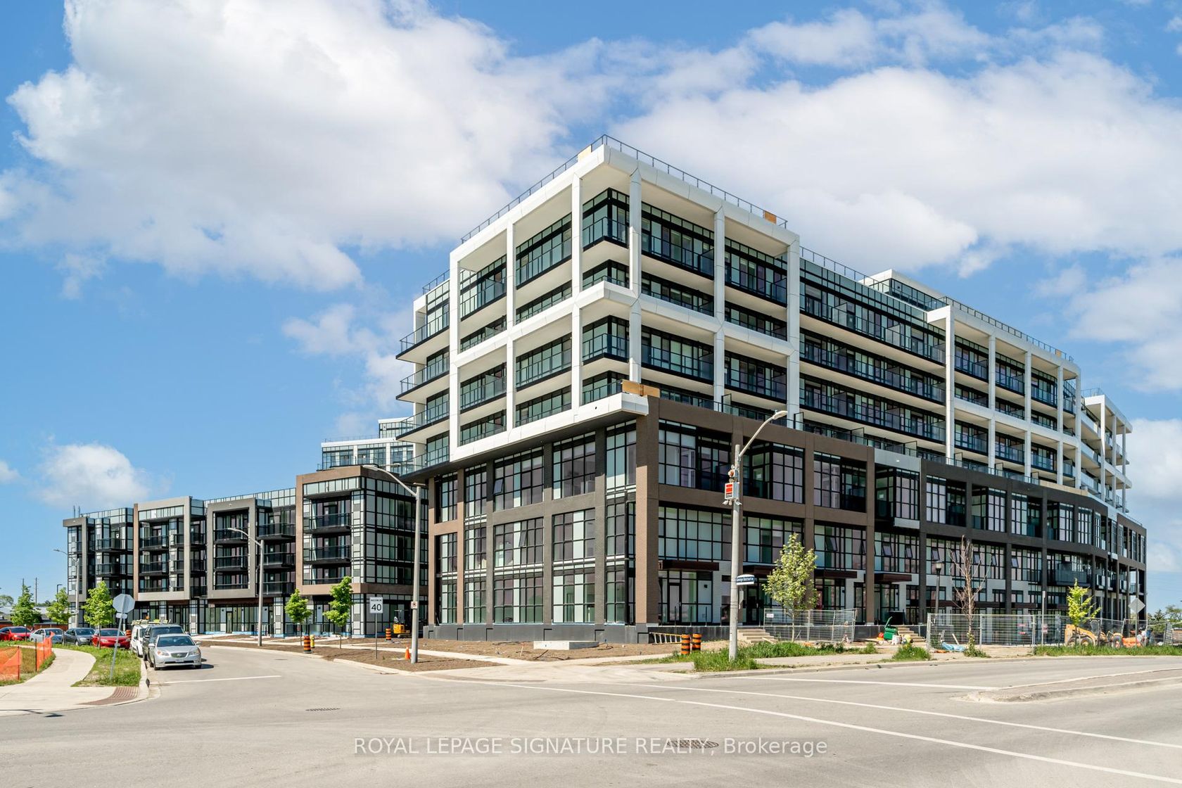 322 - 60 George Butchart Drive, CFB, Toronto 