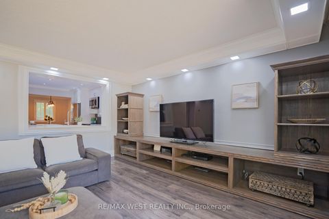 Photo 4 at 4 Elmview Court, Kingsway South, Toronto