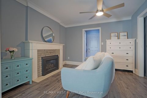 Photo 11 at 4 Elmview Court, Kingsway South, Toronto