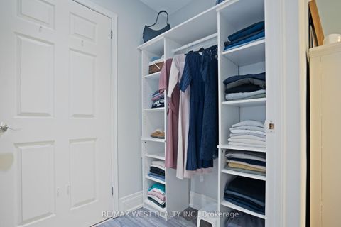 Photo 12 at 4 Elmview Court, Kingsway South, Toronto