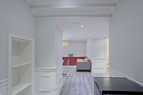 Photo 23 at 4 Elmview Court, Kingsway South, Toronto
