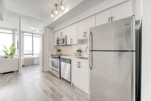 Photo 4 at 4801 - 832 Bay Street, Bay Street Corridor, Toronto