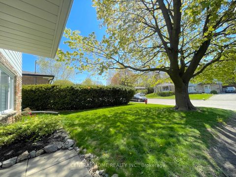 Photo 2 at 755 Botany Hill Crescent, Leslie Valley, Newmarket