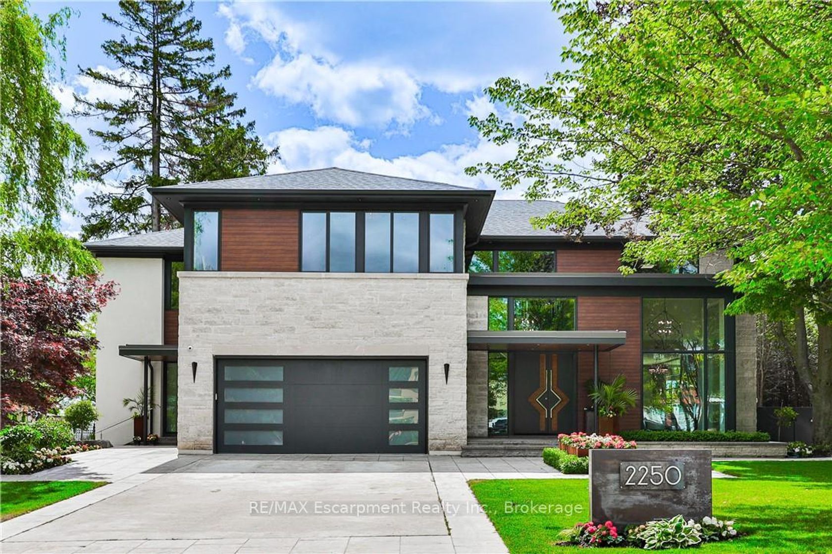 2250 Chancery Lane W, FD Ford, Oakville 