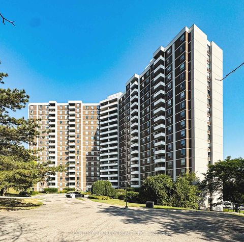 Photo 1 at PH 3 - 10 Edgecliff Golfway, Flemingdon Park, Toronto