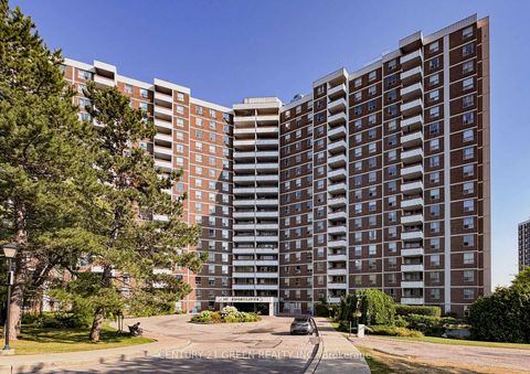 Photo 2 at PH 3 - 10 Edgecliff Golfway, Flemingdon Park, Toronto