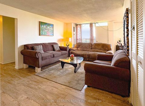 Photo 10 at PH 3 - 10 Edgecliff Golfway, Flemingdon Park, Toronto