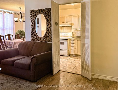 Photo 13 at PH 3 - 10 Edgecliff Golfway, Flemingdon Park, Toronto