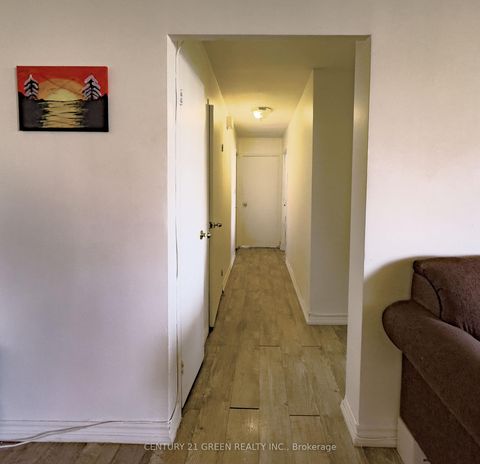 Photo 15 at PH 3 - 10 Edgecliff Golfway, Flemingdon Park, Toronto