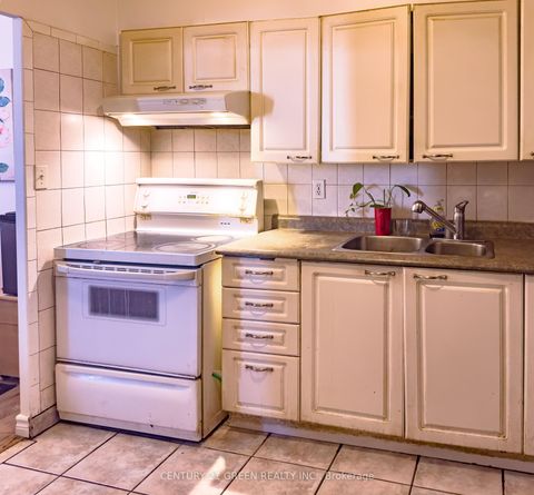 Photo 16 at PH 3 - 10 Edgecliff Golfway, Flemingdon Park, Toronto Photo 16 at PH 3 - 10 Edgecliff Golfway, Flemingdon Park, Toronto