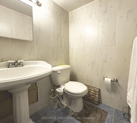 Photo 24 at PH 3 - 10 Edgecliff Golfway, Flemingdon Park, Toronto