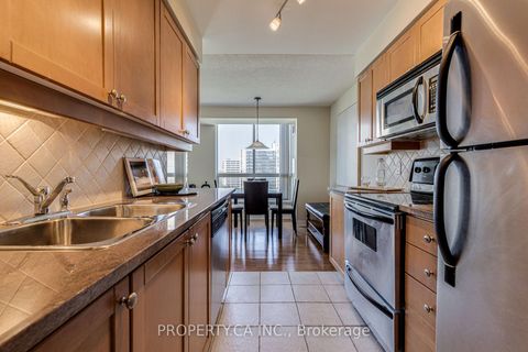 Photo 2 at 1003 - 70 High Park Avenue, High Park North, Toronto