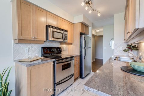 Photo 5 at 1003 - 70 High Park Avenue, High Park North, Toronto