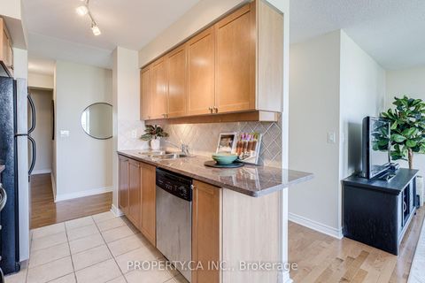 Photo 6 at 1003 - 70 High Park Avenue, High Park North, Toronto