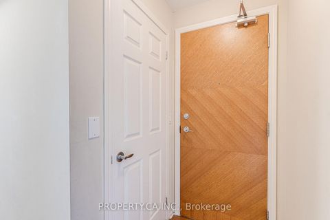 Photo 13 at 1003 - 70 High Park Avenue, High Park North, Toronto