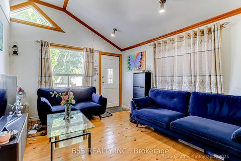 Photo 3 at 96 Laurel Avenue, Kennedy Park, Toronto Photo 3 at 96 Laurel Avenue, Kennedy Park, Toronto