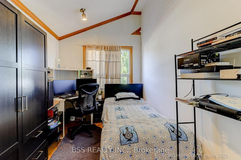 Photo 4 at 96 Laurel Avenue, Kennedy Park, Toronto