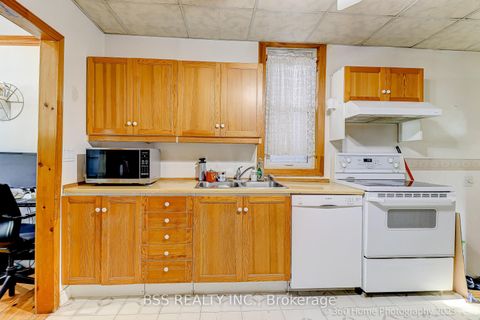 Photo 7 at 96 Laurel Avenue, Kennedy Park, Toronto