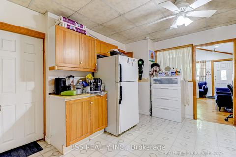 Photo 8 at 96 Laurel Avenue, Kennedy Park, Toronto Photo 8 at 96 Laurel Avenue, Kennedy Park, Toronto