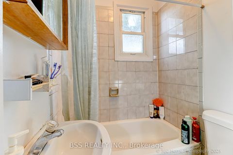 Photo 10 at 96 Laurel Avenue, Kennedy Park, Toronto Photo 10 at 96 Laurel Avenue, Kennedy Park, Toronto