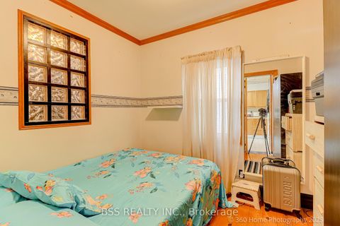 Photo 12 at 96 Laurel Avenue, Kennedy Park, Toronto