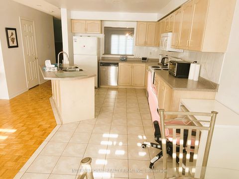 Photo 4 at 50 Beresford Drive, Langstaff, Richmond Hill