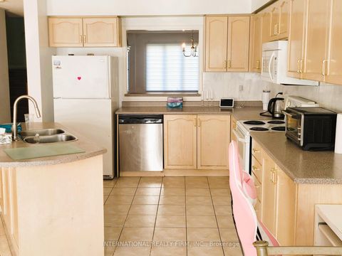 Photo 6 at 50 Beresford Drive, Langstaff, Richmond Hill