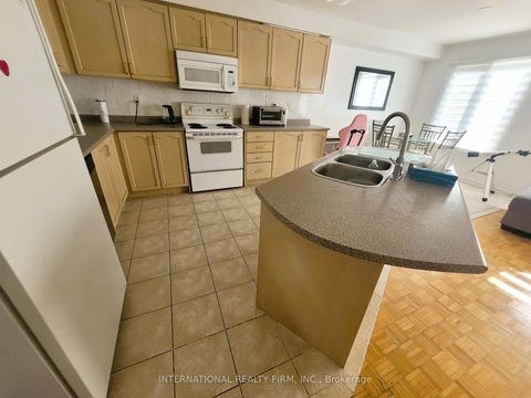 Photo 7 at 50 Beresford Drive, Langstaff, Richmond Hill