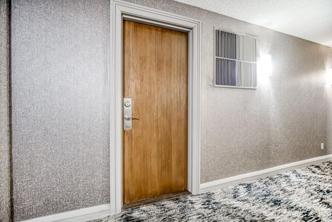 Photo 3 at 702 - 21 Hillcrest Avenue, Willowdale East, Toronto