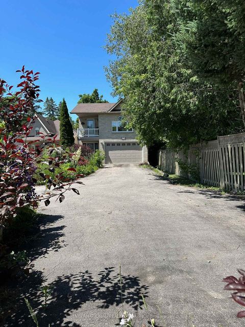 Photo 2 at 276 Sheridan Court, College Manor, Newmarket